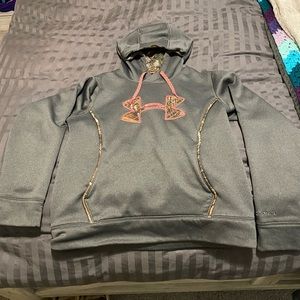 Ladies medium under armour hoodie